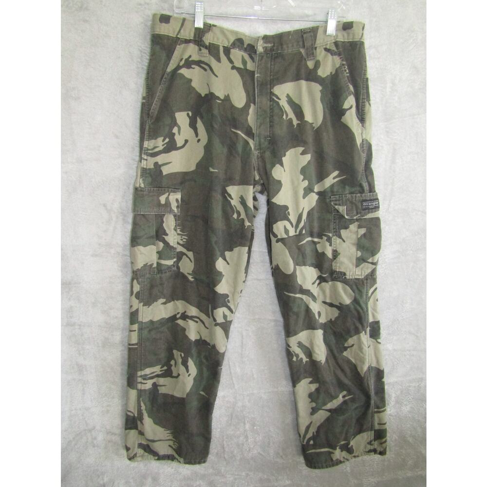 Wrangler Men's Camo Cargo Pants 36x32 2000s Y2K Vintage Military Workwear